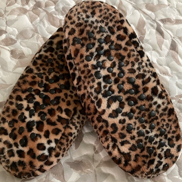 Leopard Print Slippers with Faux Fleece Lining - Picture 4 of 6